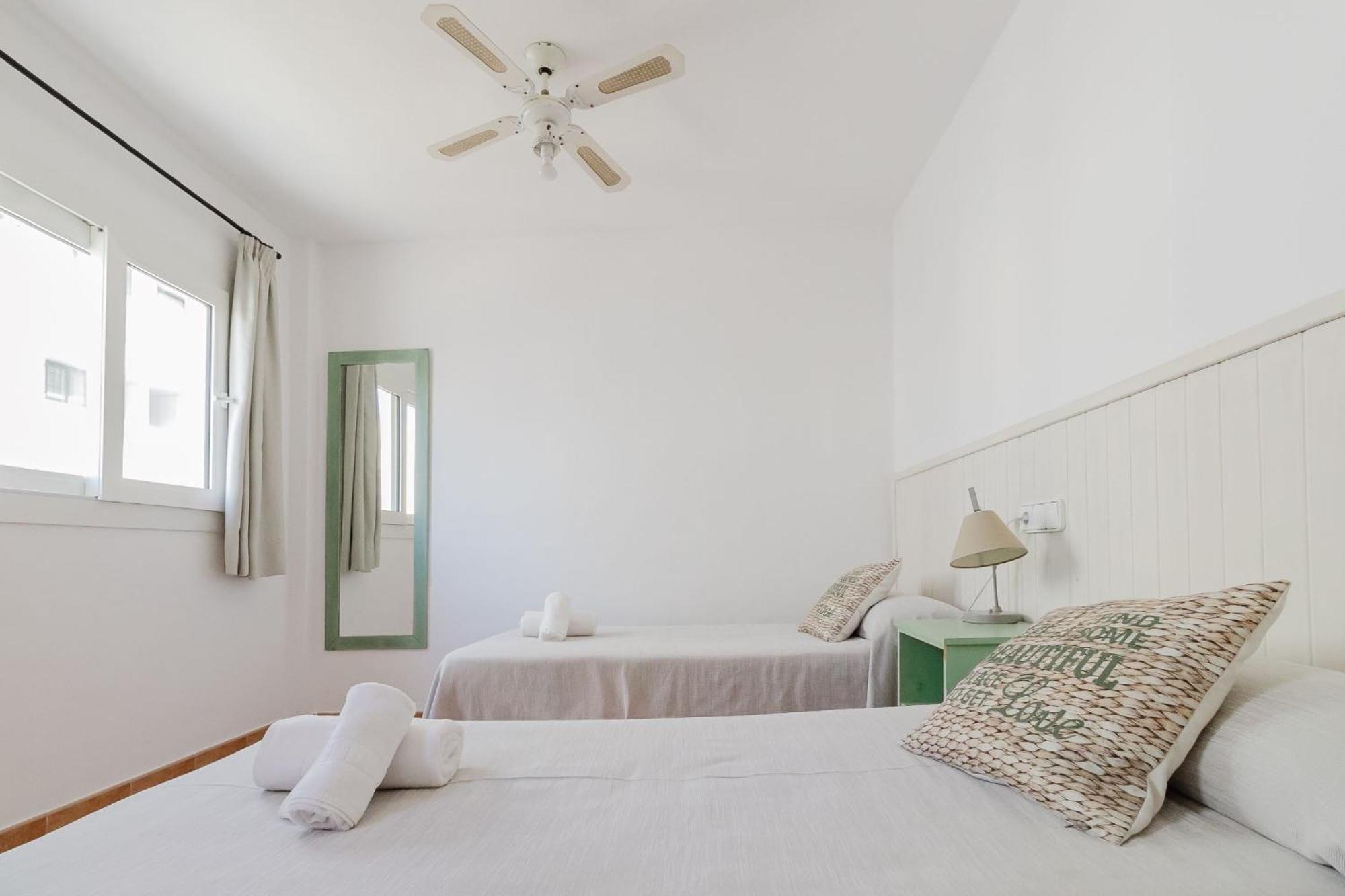 Apartamentos Timon - Emar Hotels เอสปุญอลส์ ภายนอก รูปภาพ